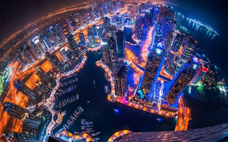 9 صور مذهلة عكست جمال معالم دبي ليلاً